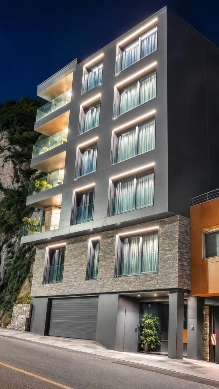 Property building, Facade/entrance