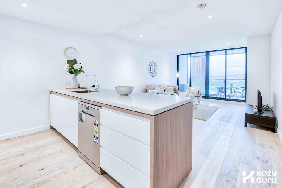 KozyGuru | Fortitude Valley | 2 Bed Apt+Parking Apartment in Brisbane