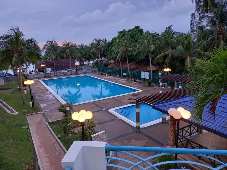 Swimming pool, Swimming pool