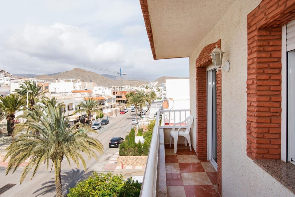 Balcony/Terrace, Street view