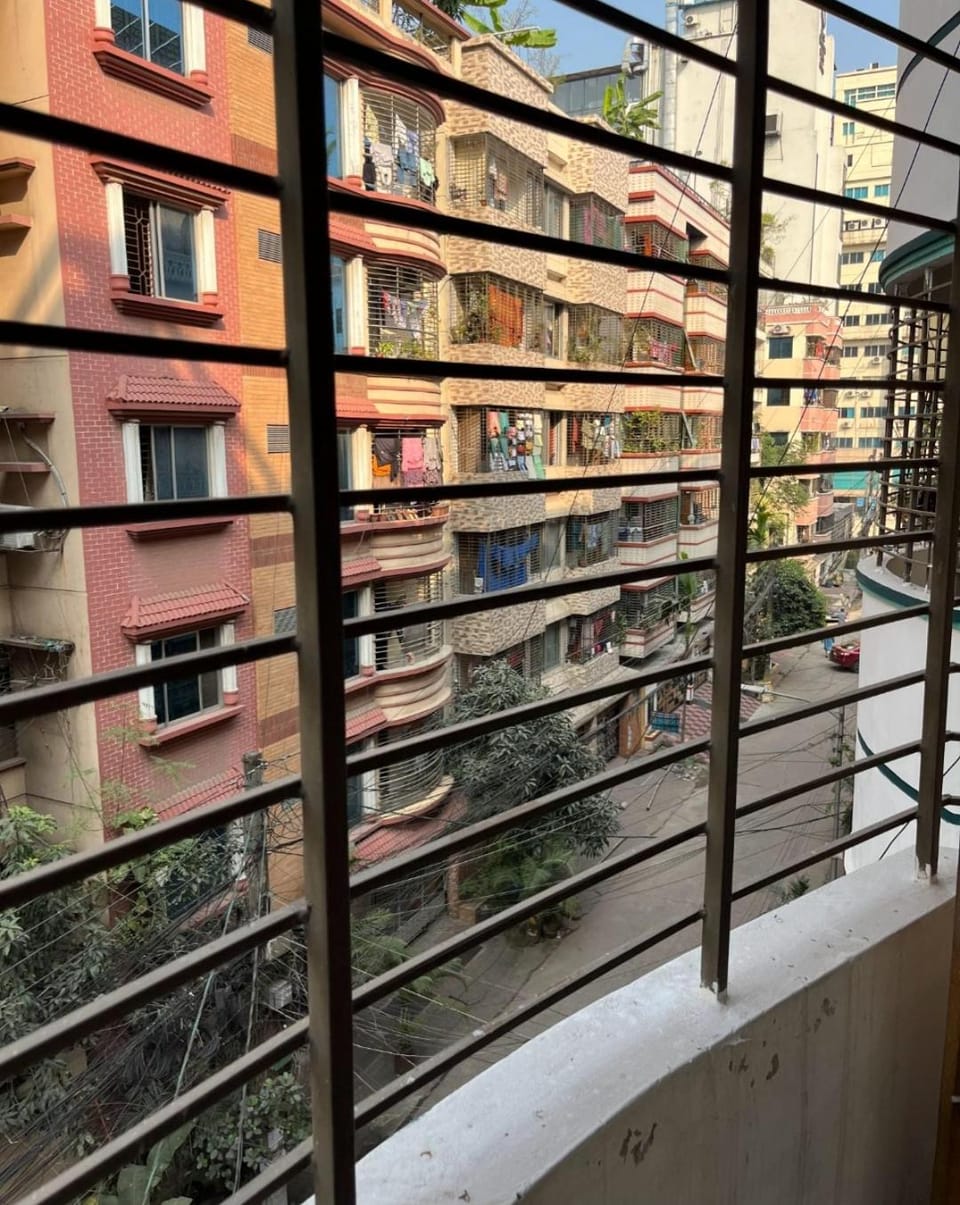 Lovely 2 Bed apartment in Nikunja 2, 5 Mins drive from Dhaka ShahJalal Airport Apartment in Dhaka