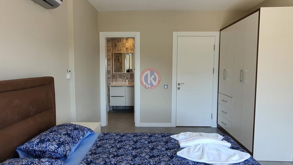Bedroom, wardrobe