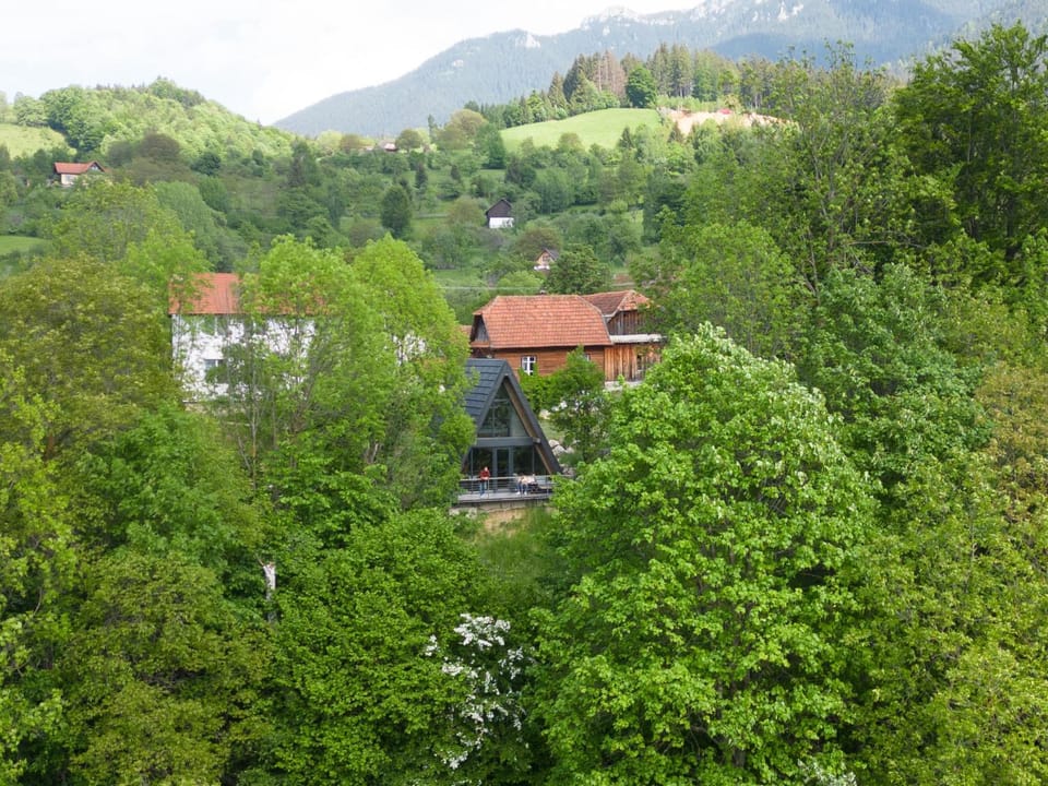 Property building, Day, Natural landscape, Bird's eye view, Mountain view