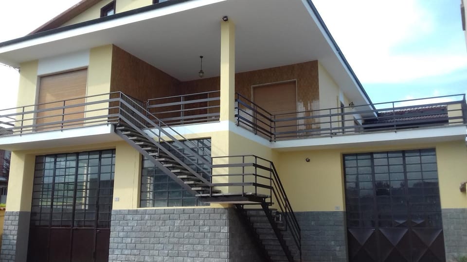 Property building, Facade/entrance, Balcony/Terrace