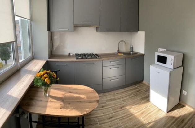 Kitchen or kitchenette, Dining area