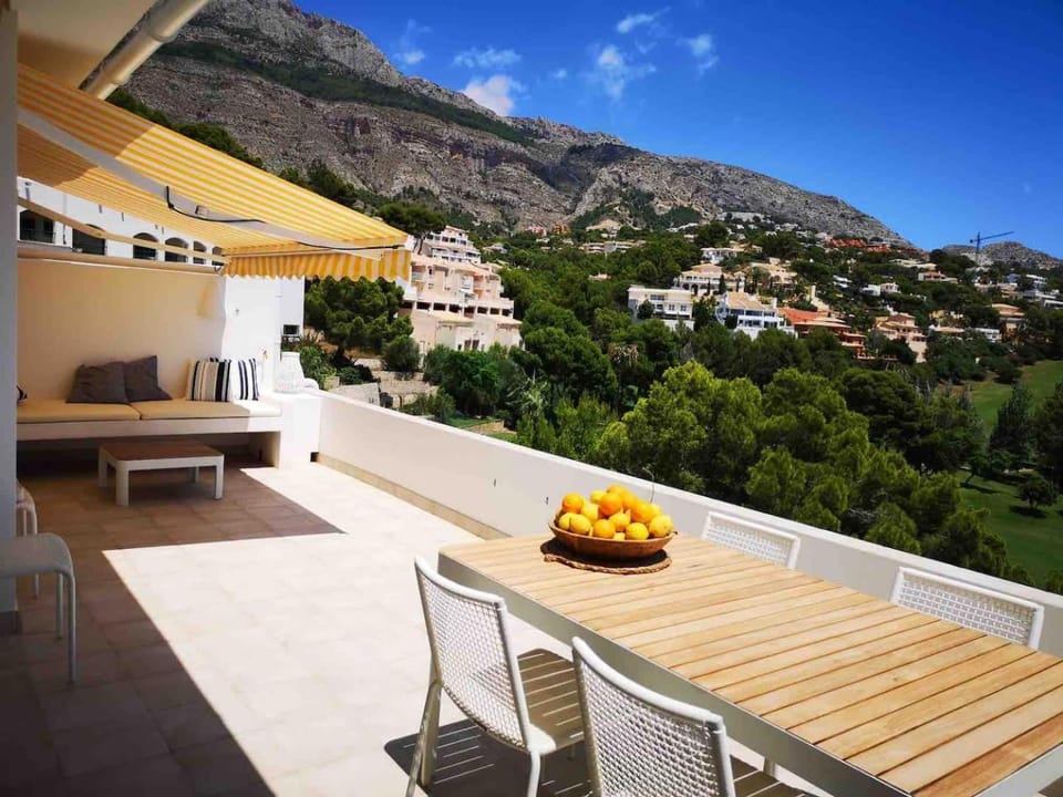 Natural landscape, View (from property/room), Balcony/Terrace