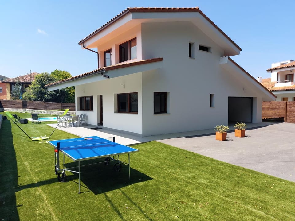 Children play ground, Garden, Table tennis, Balcony/Terrace