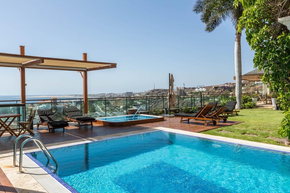 Property building, Swimming pool