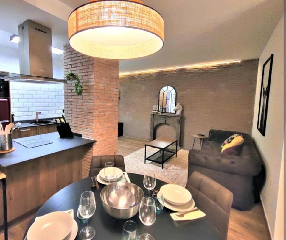 Living room, Dining area