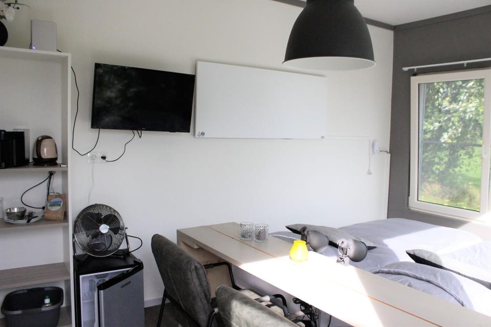 Bed, Living room, Bedroom