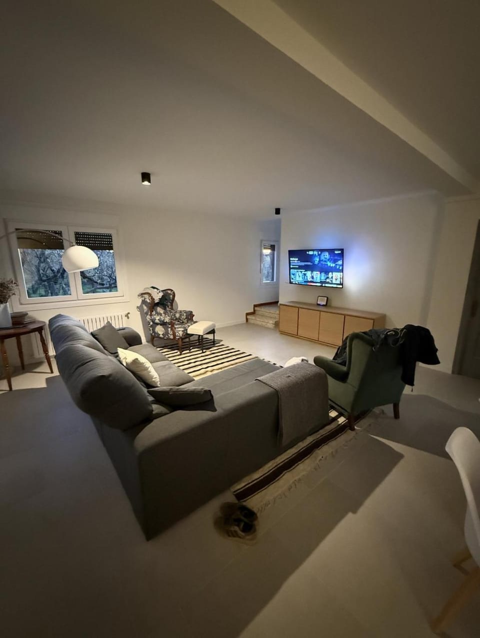 Communal lounge/ TV room