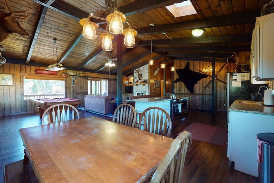 4 Eagles House in South Fork