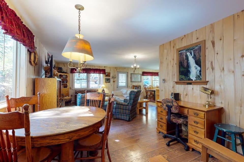 3 Pines House in South Fork