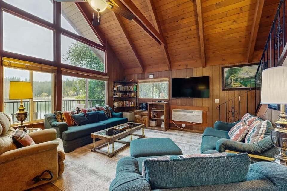 Allen Edgewater Retreat House in Groveland