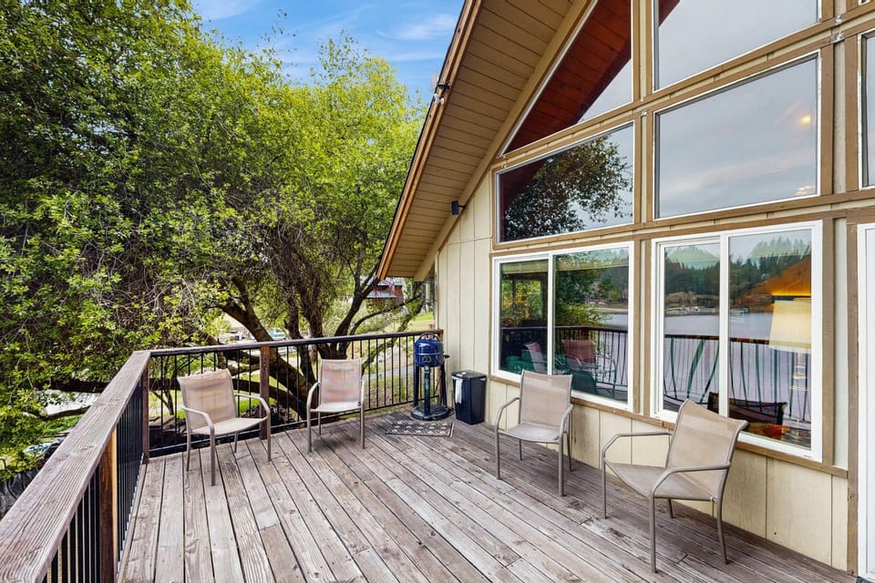 Allen Edgewater Retreat House in Groveland