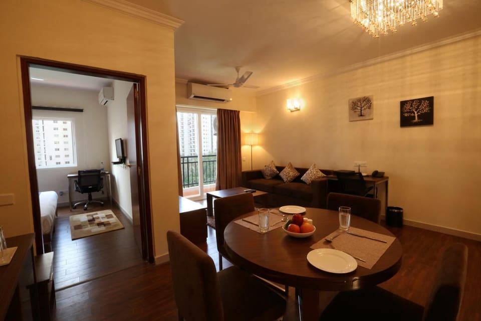 Day, Living room, Dining area