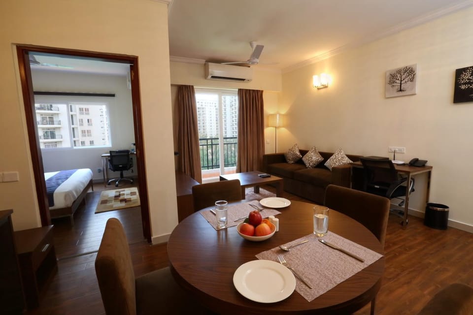 Day, Living room, Dining area
