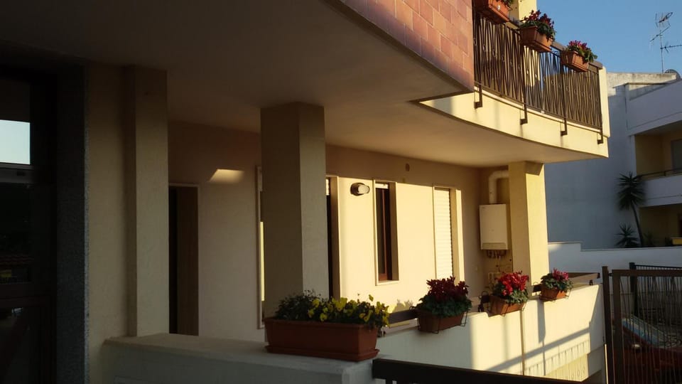 Facade/entrance, Day, Balcony/Terrace, Lobby or reception