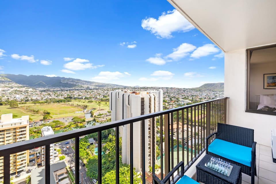 View (from property/room), Balcony/Terrace, Mountain view