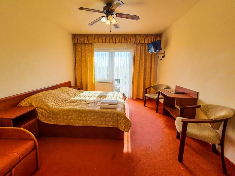 TV and multimedia, Other, Photo of the whole room, Bedroom, Area and facilities