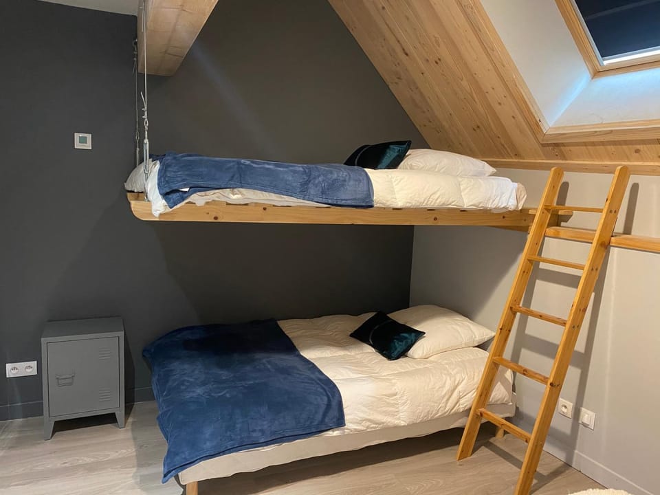 bunk bed