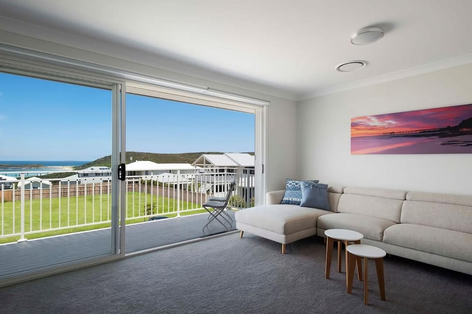 Bay & Bloom at Catherine Hill Bay House in Lake Macquarie