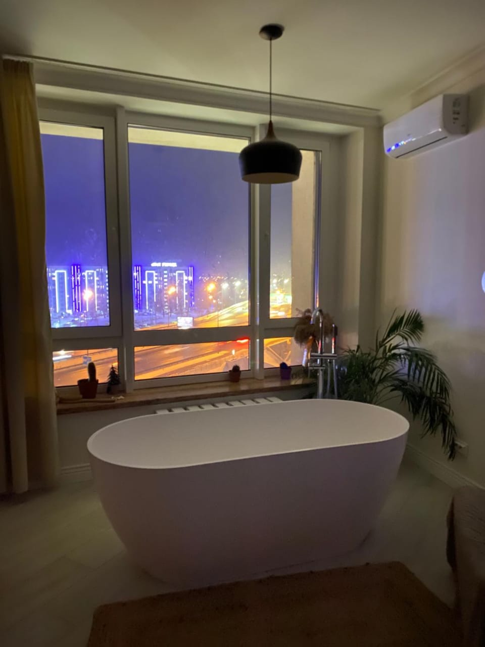 Апартаменти з неймовірною ванною Apartment in Kiev City - Kyiv