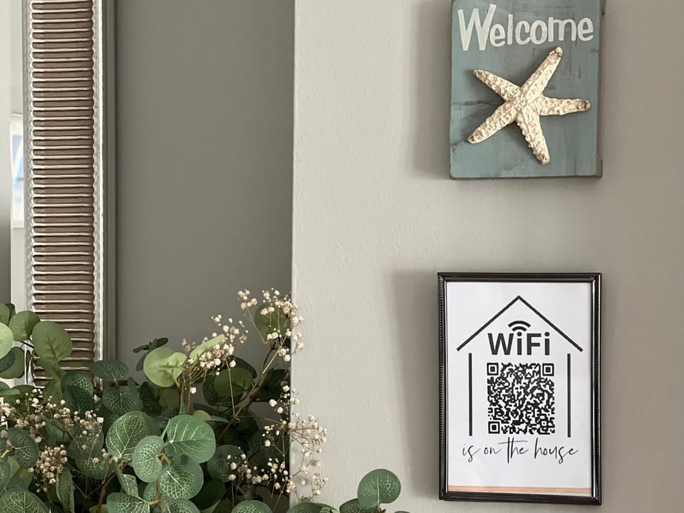 Decorative detail, internet, internet