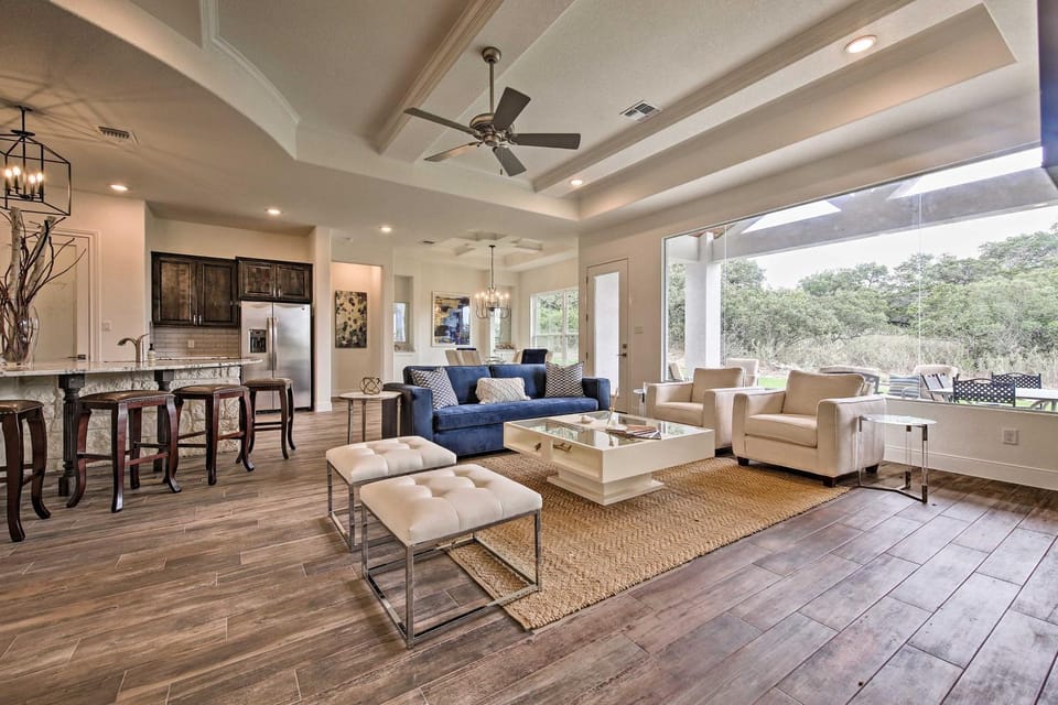 Cascada at Canyon Lake about 1 Mi to Wedding Venues! House in Spring Branch