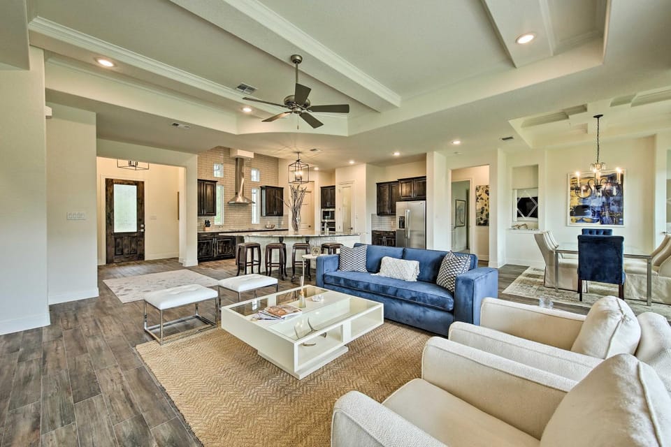 Cascada at Canyon Lake about 1 Mi to Wedding Venues! House in Spring Branch