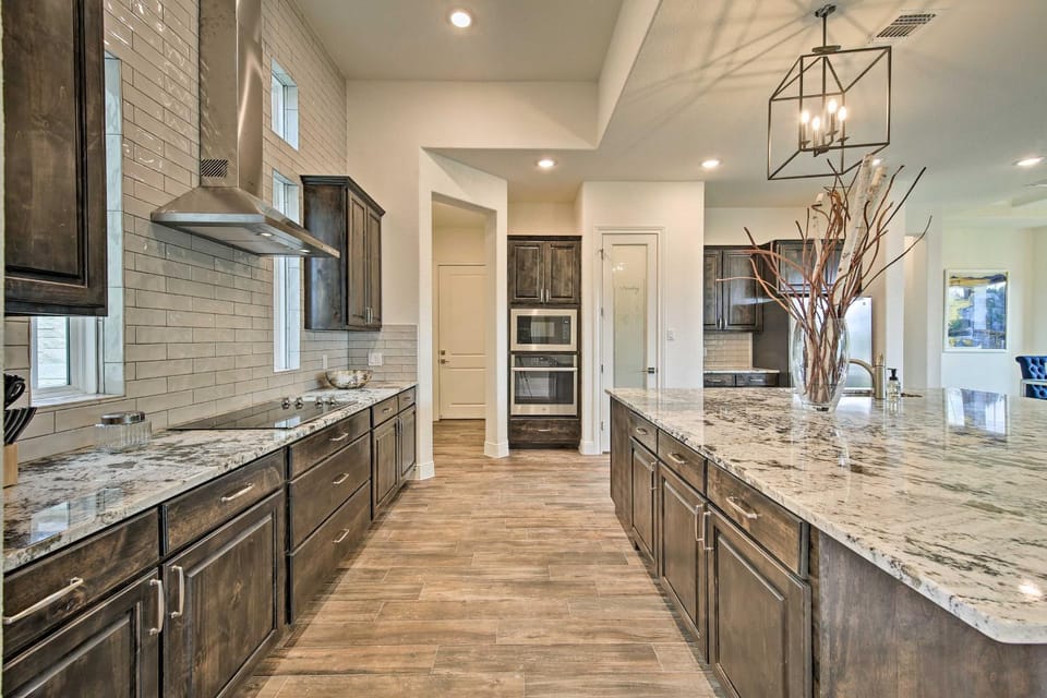 Cascada at Canyon Lake about 1 Mi to Wedding Venues! House in Spring Branch