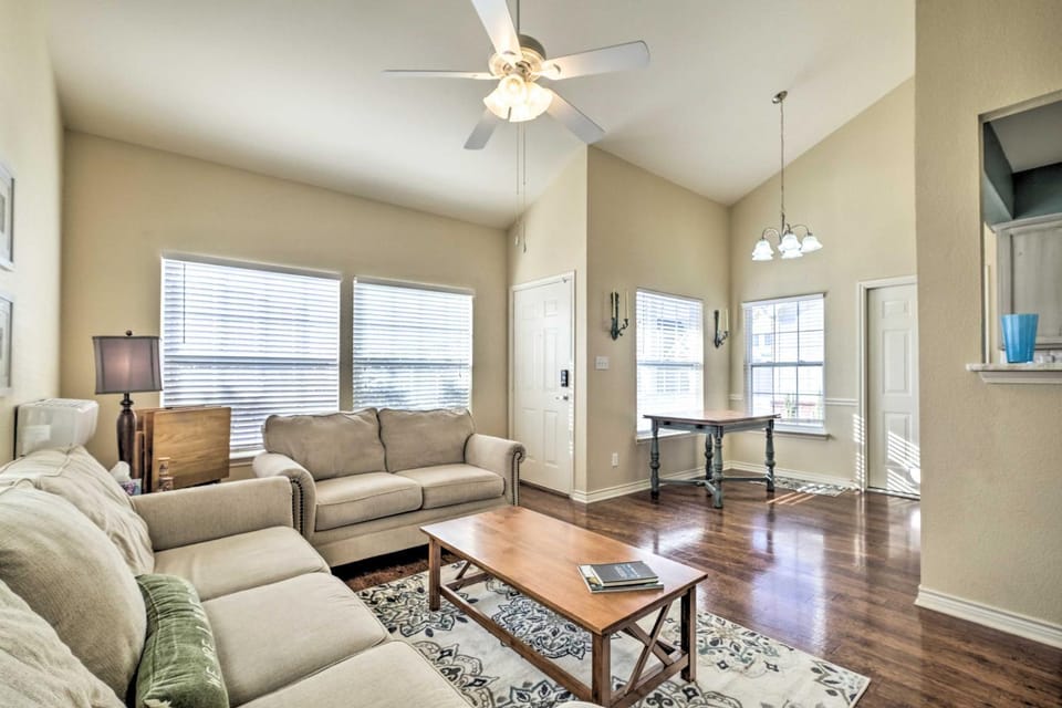 Walk to Lake + Pool Access! Family Gem in Afton House in Ozark Mountains