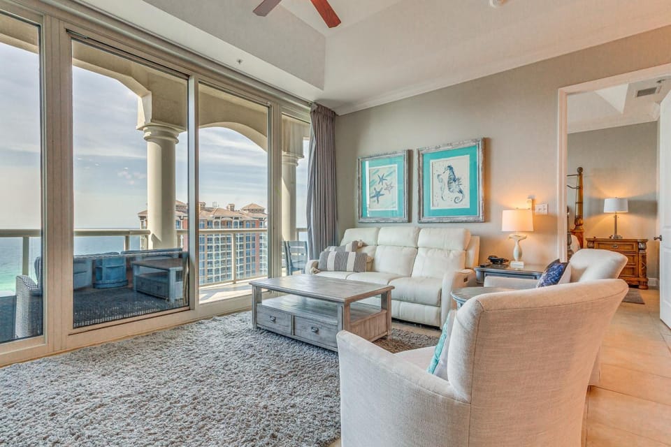 Pensacola Beach Penthouse w/ View + Pool Access! House in Pensacola Beach
