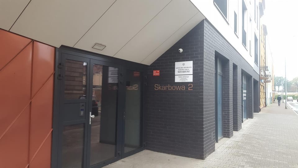 Property building, Facade/entrance, Property logo or sign