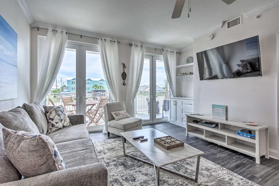 Dazzling Mexico Beach Condo - Walk to the Beach! House in Mexico Beach