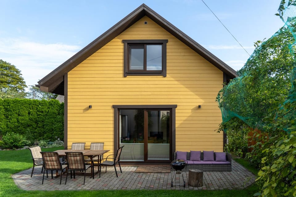 Property building, Patio, Balcony/Terrace