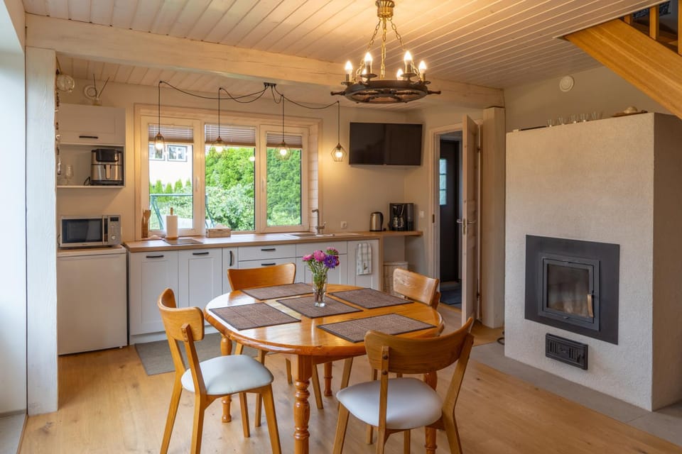 TV and multimedia, Dining area, flat iron, minibar, kitchen