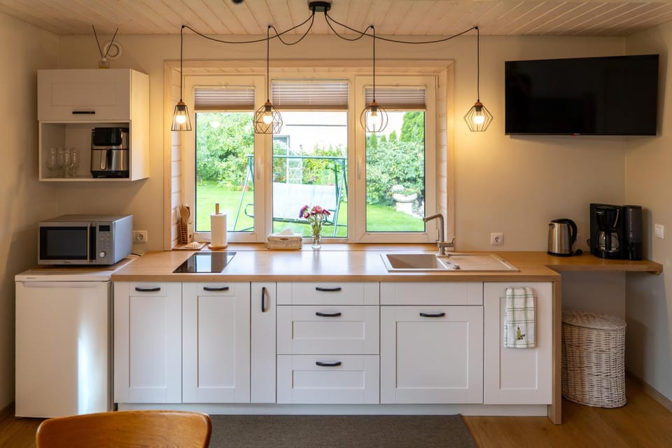 TV and multimedia, Coffee/tea facilities, minibar, kitchen
