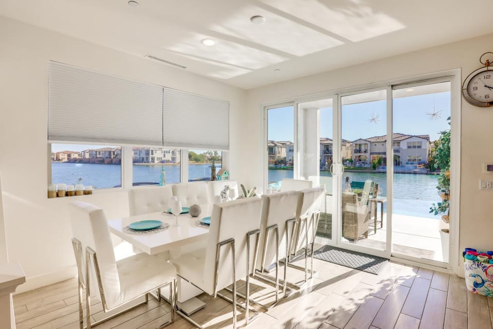 Lake & Mountain Views: Indio Oasis w/ Pool House in Indio