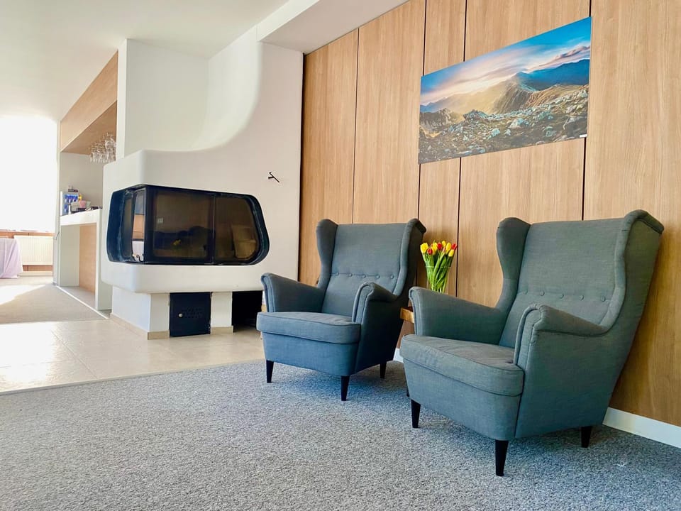 Communal lounge/ TV room, Lounge or bar, Seating area