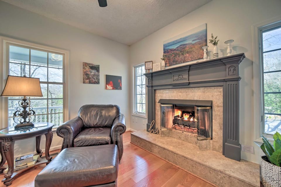 Blue Ridge Mtn Escape: Home w/ Deck & Fire Pit! House in North Carolina