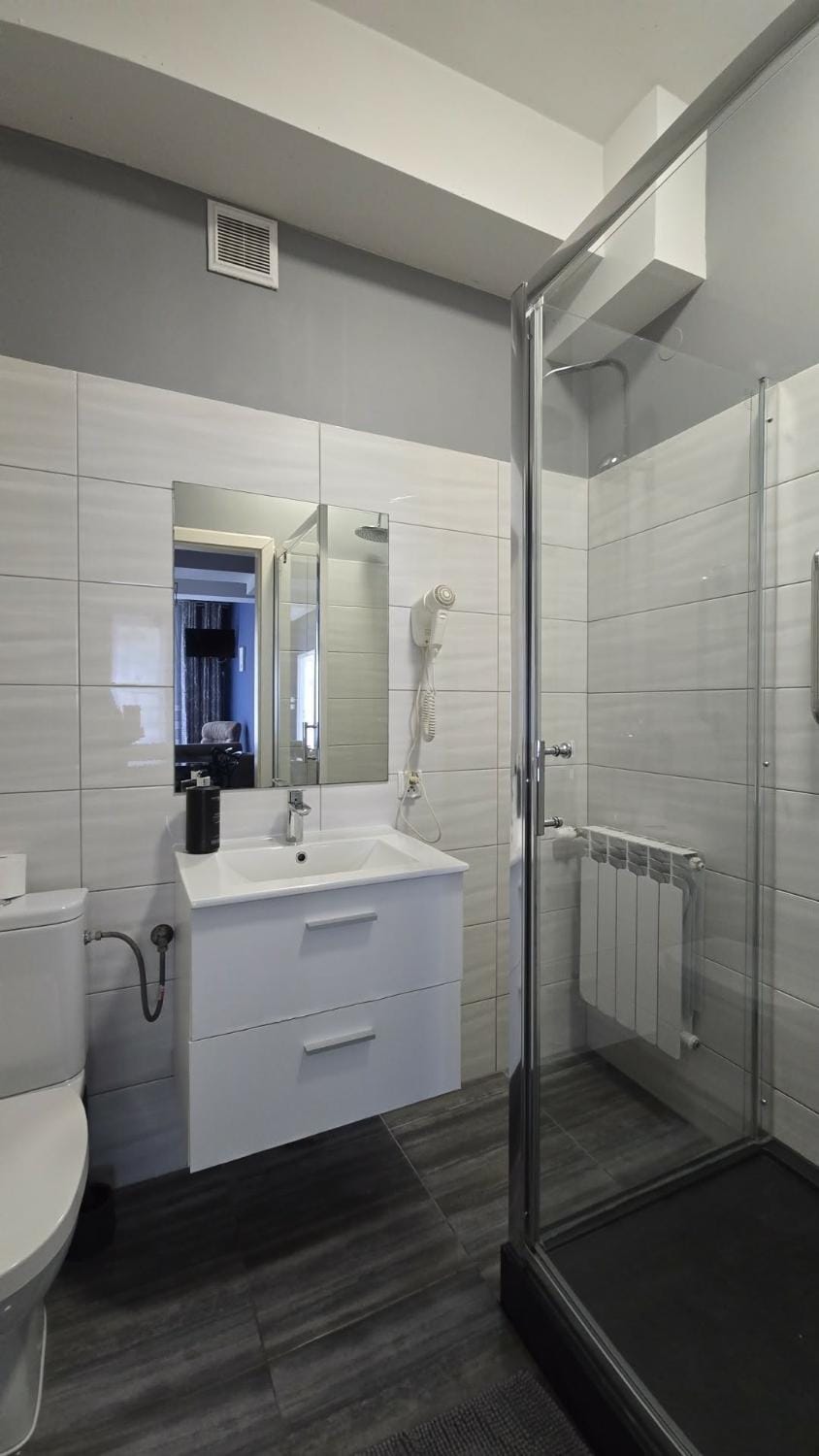 Shower, Toilet, Bathroom