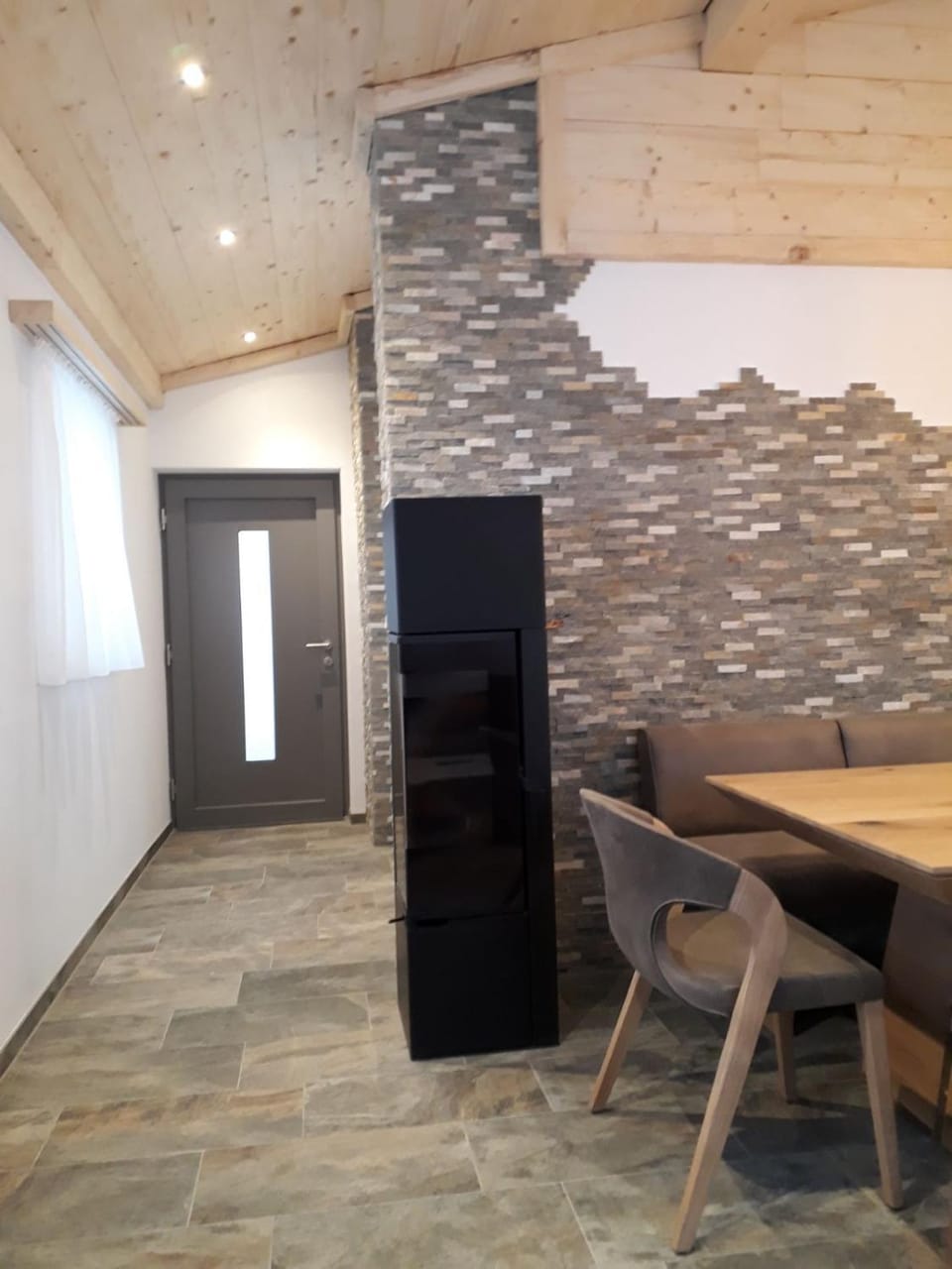 Facade/entrance, Dining area