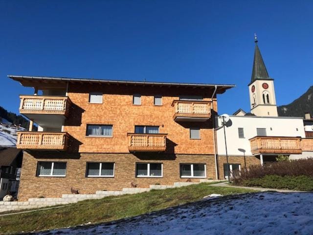 Property building, Day