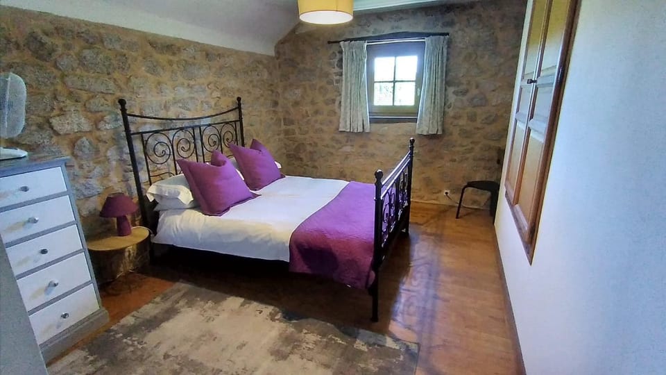 Bed, Bathroom, Bedroom, wardrobe
