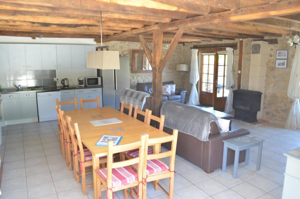 Property building, Living room, Dining area, kitchen