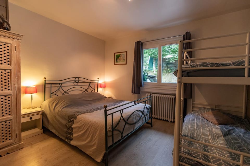Bed, Photo of the whole room, Bedroom, bunk bed