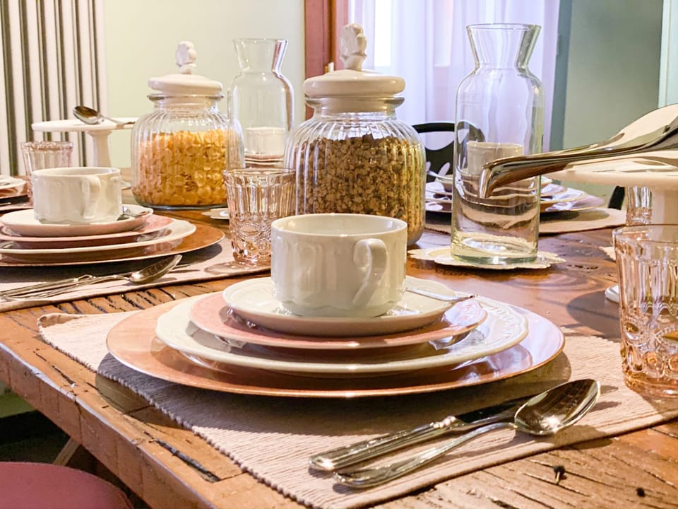 Coffee/tea facilities, Food and drinks, Food, Breakfast, Continental breakfast, Buffet breakfast