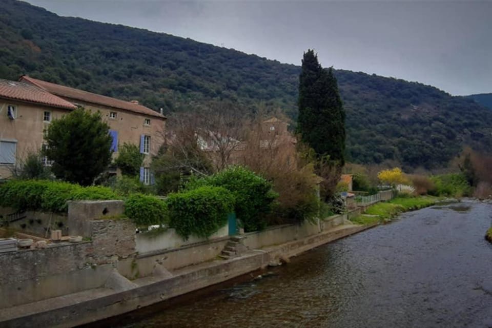 Havre de paix au pied de la montagne House in Occitanie