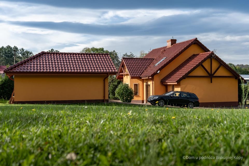 Dom u podnóża Biskupiej Kopy Apartment in Lower Silesian Voivodeship